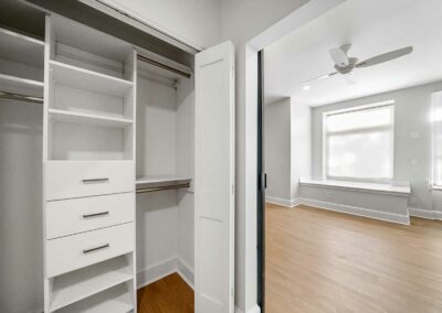 Waterfront II - apartment interior bedroom closet space